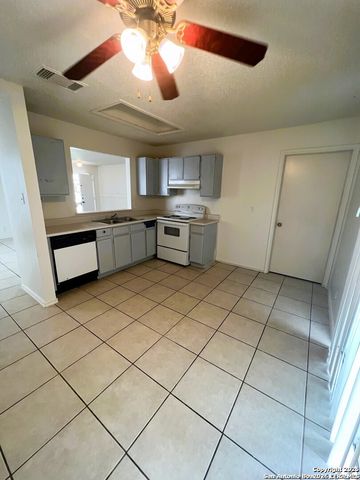 9638 Green Plains Dr, San Antonio, TX 78245
