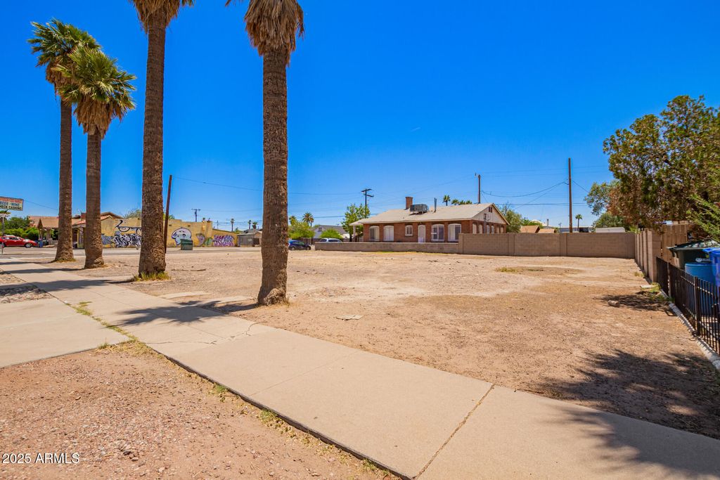 2203 W JEFFERSON Street 1, Phoenix, AZ 85009 — photo 4