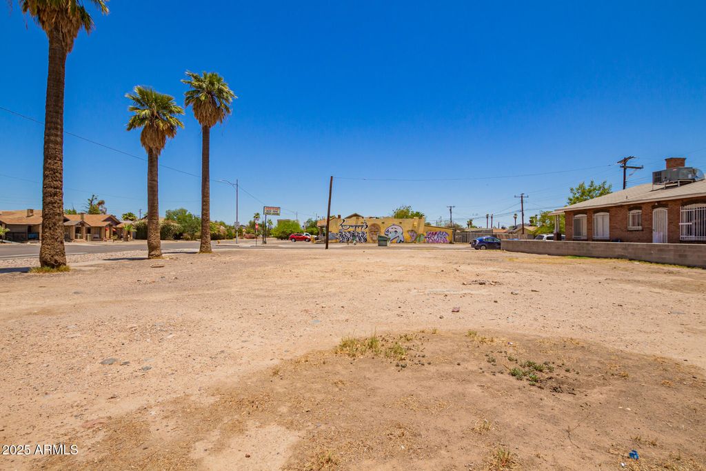 2203 W JEFFERSON Street 1, Phoenix, AZ 85009 — photo 5