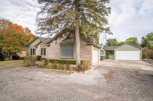 1455 Orion Road, Lake Orion Village, MI 48362
