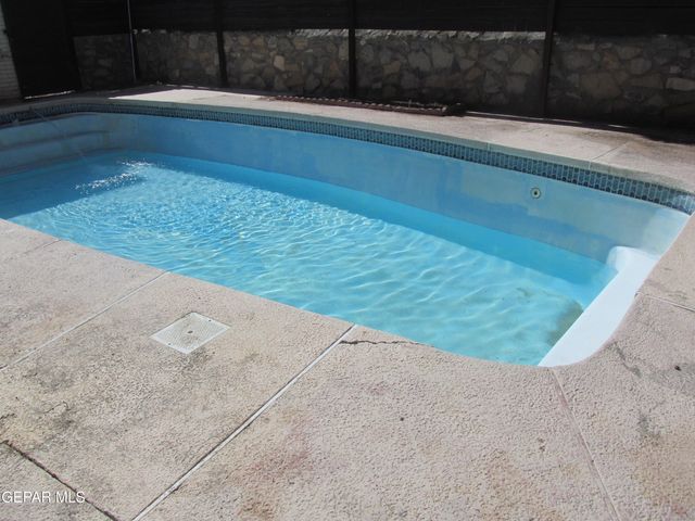 2101 E GLEN Drive, El Paso, TX 79936