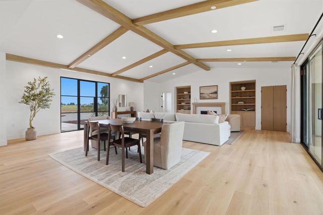 11450 E Jahant Rd, Acampo, CA 95220