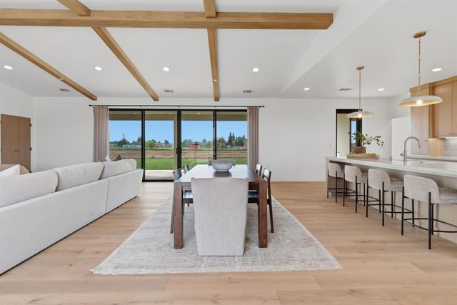 11450 E Jahant Rd, Acampo, CA 95220