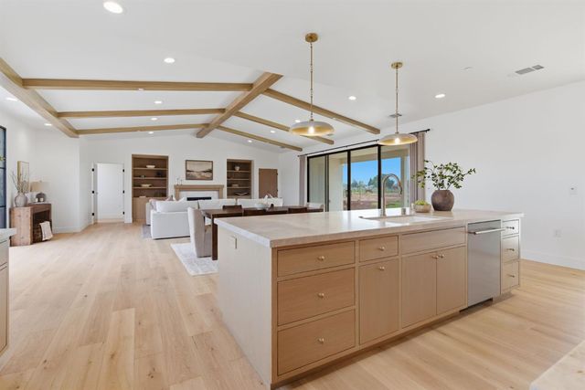 11450 E Jahant Rd, Acampo, CA 95220