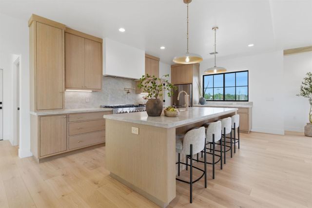 11450 E Jahant Rd, Acampo, CA 95220