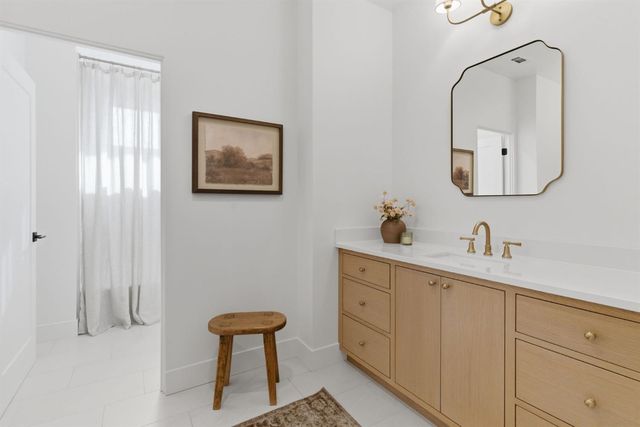 11450 E Jahant Rd, Acampo, CA 95220