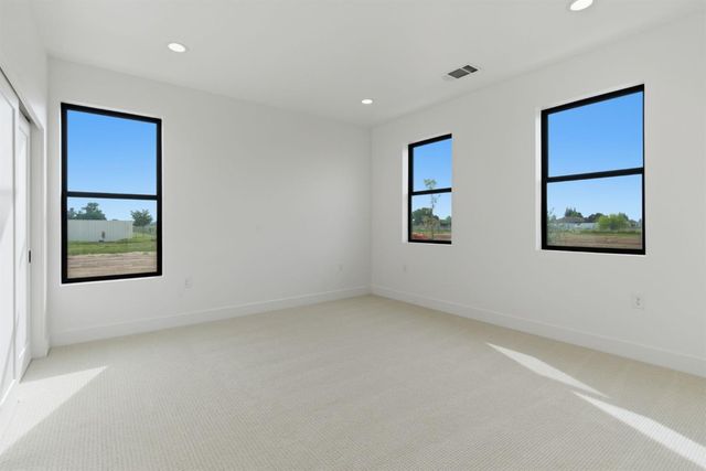 11450 E Jahant Rd, Acampo, CA 95220