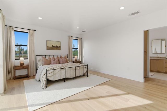 11450 E Jahant Rd, Acampo, CA 95220