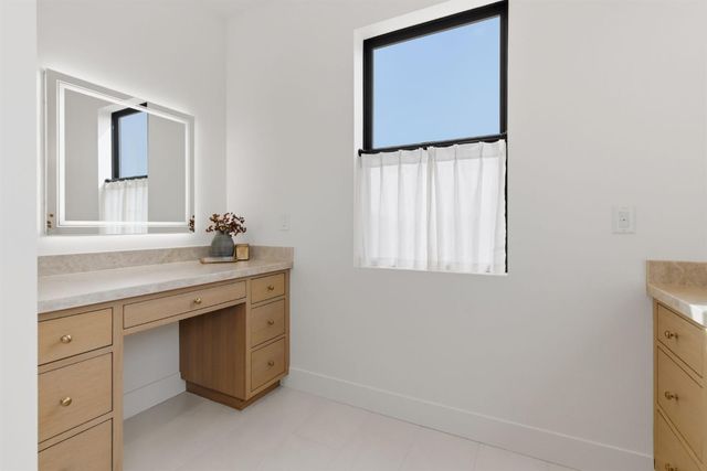 11450 E Jahant Rd, Acampo, CA 95220