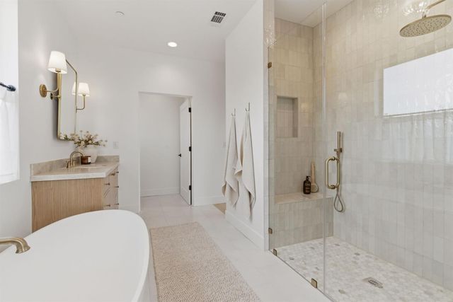 11450 E Jahant Rd, Acampo, CA 95220