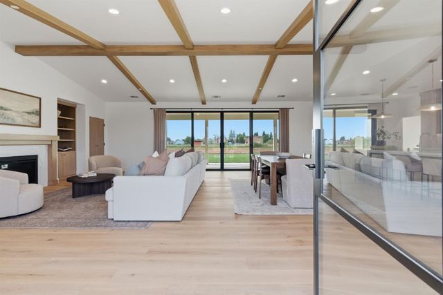 11450 E Jahant Rd, Acampo, CA 95220