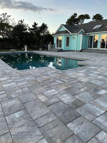 6 Last Lane, Hampton Bays, NY 11946