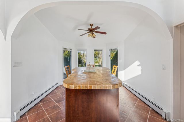 6 Last Lane, Hampton Bays, NY 11946