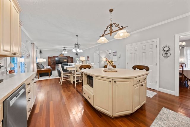 106 Regal Oaks Drive, Barboursville, WV 25504