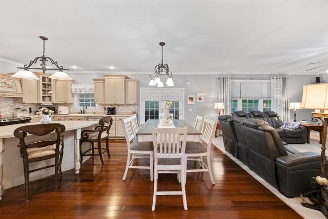 106 Regal Oaks Drive, Barboursville, WV 25504