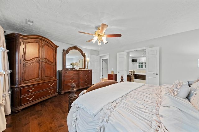 106 Regal Oaks Drive, Barboursville, WV 25504