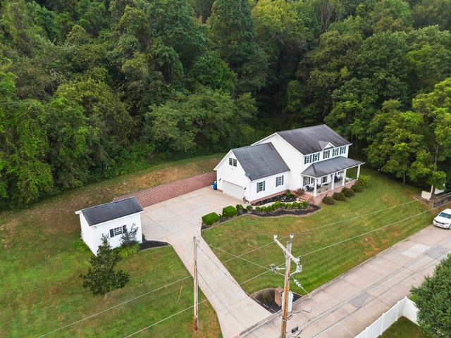 106 Regal Oaks Drive, Barboursville, WV 25504