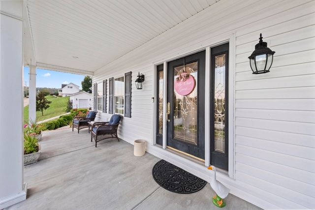106 Regal Oaks Drive, Barboursville, WV 25504
