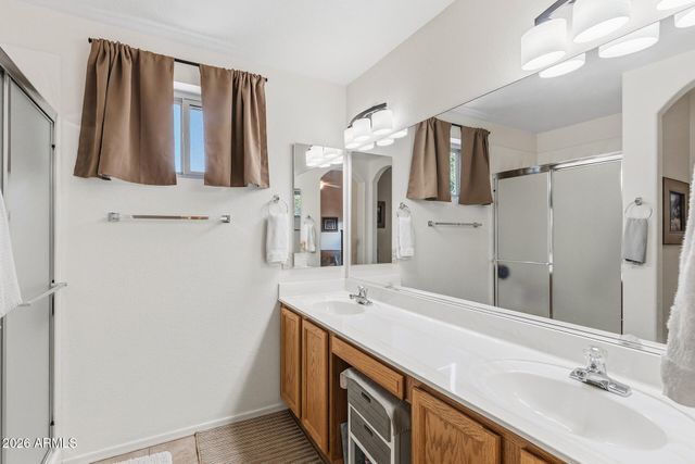 15672 W CHEERY LYNN Road, Goodyear, AZ 85395