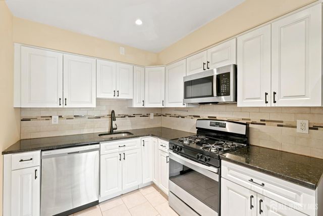 37 Irongate, Metuchen, NJ 08840