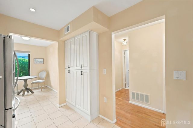 37 Irongate, Metuchen, NJ 08840