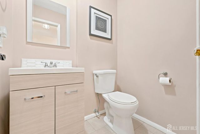 37 Irongate, Metuchen, NJ 08840