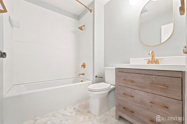 37 Irongate, Metuchen, NJ 08840