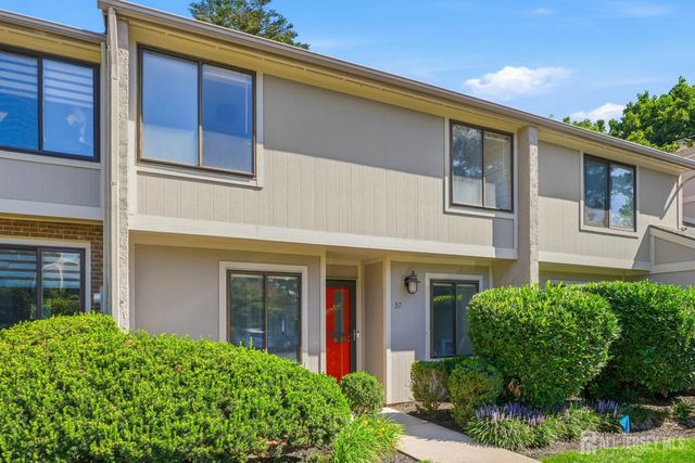 37 Irongate, Metuchen, NJ 08840