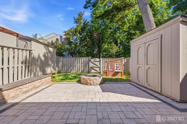 37 Irongate, Metuchen, NJ 08840