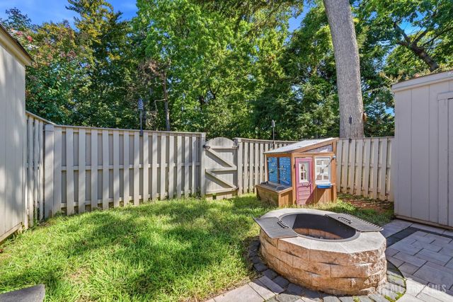 37 Irongate, Metuchen, NJ 08840
