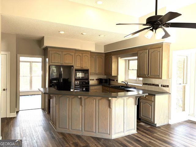 245 Woodland Way, Dublin, GA 31021