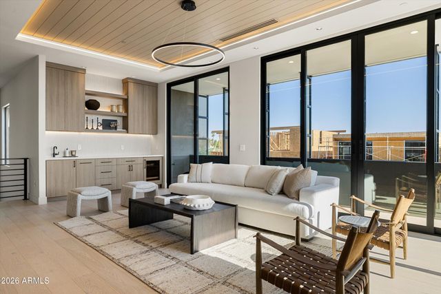 2228 E SOLAR Drive, Phoenix, AZ 85020