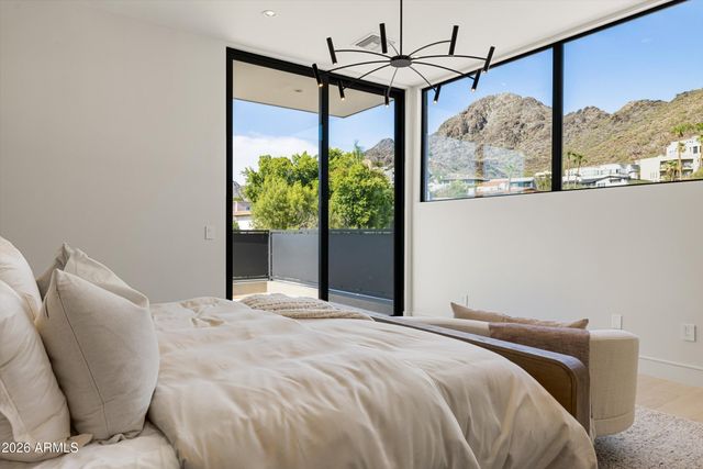 2228 E SOLAR Drive, Phoenix, AZ 85020