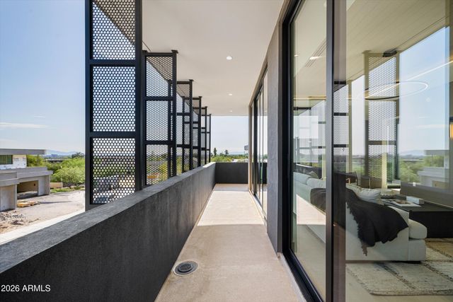 2228 E SOLAR Drive, Phoenix, AZ 85020