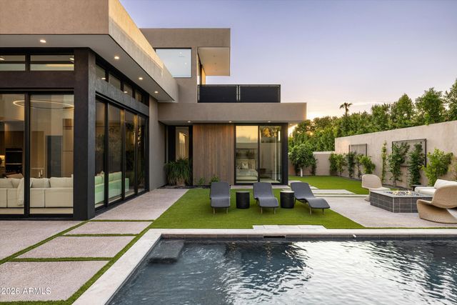 2228 E SOLAR Drive, Phoenix, AZ 85020