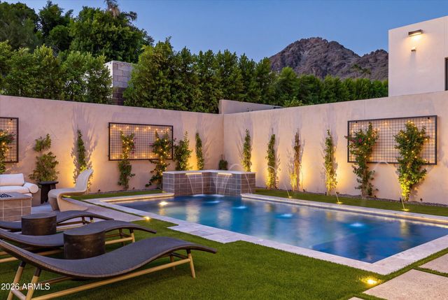 2228 E SOLAR Drive, Phoenix, AZ 85020