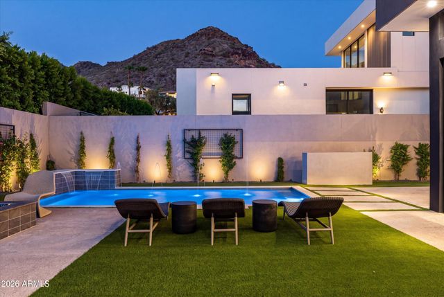 2228 E SOLAR Drive, Phoenix, AZ 85020