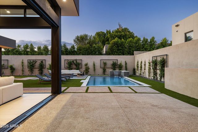 2228 E SOLAR Drive, Phoenix, AZ 85020