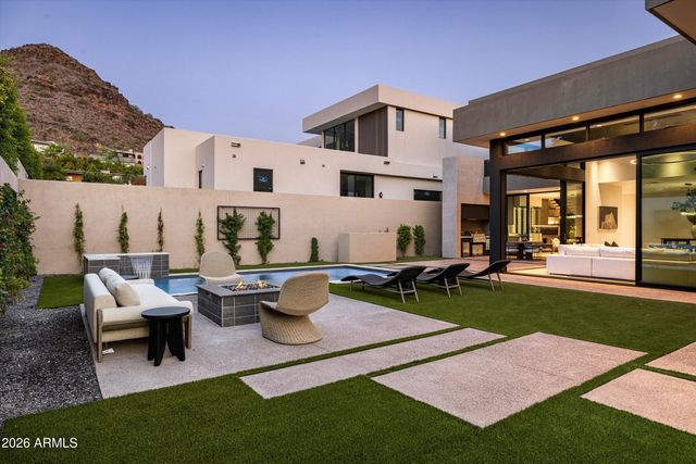 2228 E SOLAR Drive, Phoenix, AZ 85020