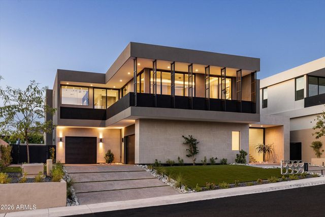 2228 E SOLAR Drive, Phoenix, AZ 85020