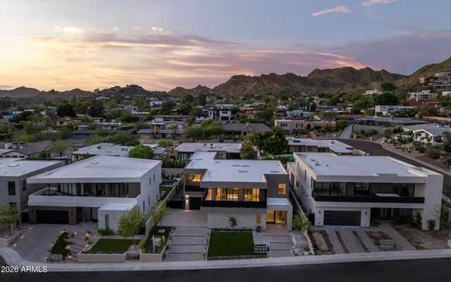 2228 E SOLAR Drive, Phoenix, AZ 85020