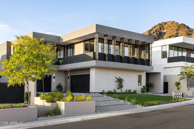 2228 E SOLAR Drive, Phoenix, AZ 85020
