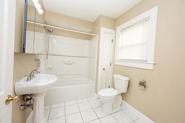 50 Front St 50, Braintree, MA 02184