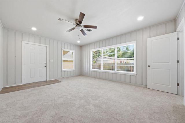 711 Bowie Street, Baytown, TX 77520