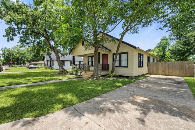 711 Bowie Street, Baytown, TX 77520