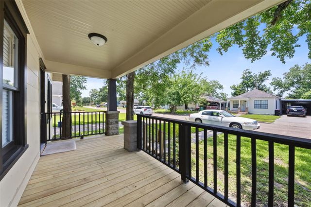 711 Bowie Street, Baytown, TX 77520