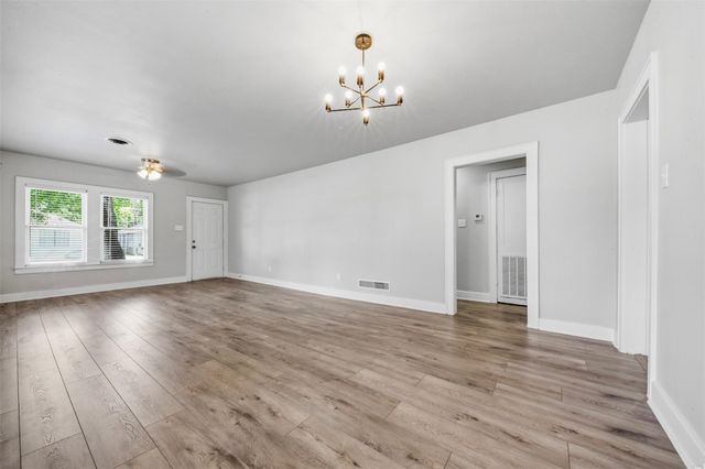 711 Bowie Street, Baytown, TX 77520