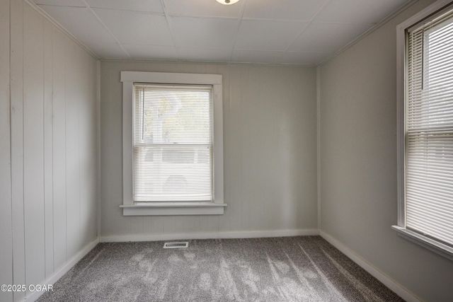 814 W 11th Street, Joplin, MO 64801