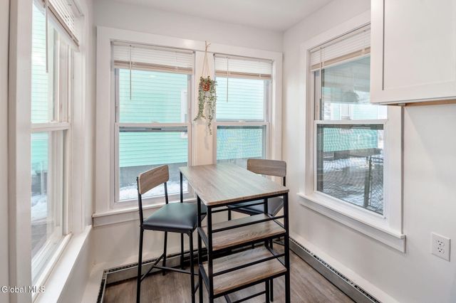 1073 Regent Street, Schenectady, NY 12309