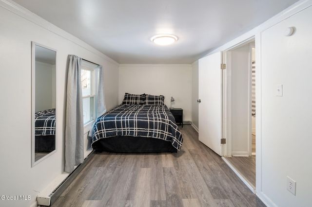 1073 Regent Street, Schenectady, NY 12309